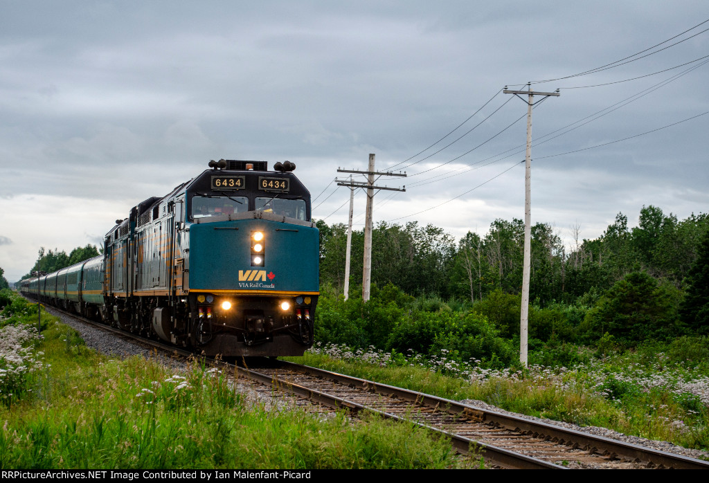 VIA 6434 leads 14 at Jospeh Paradis road